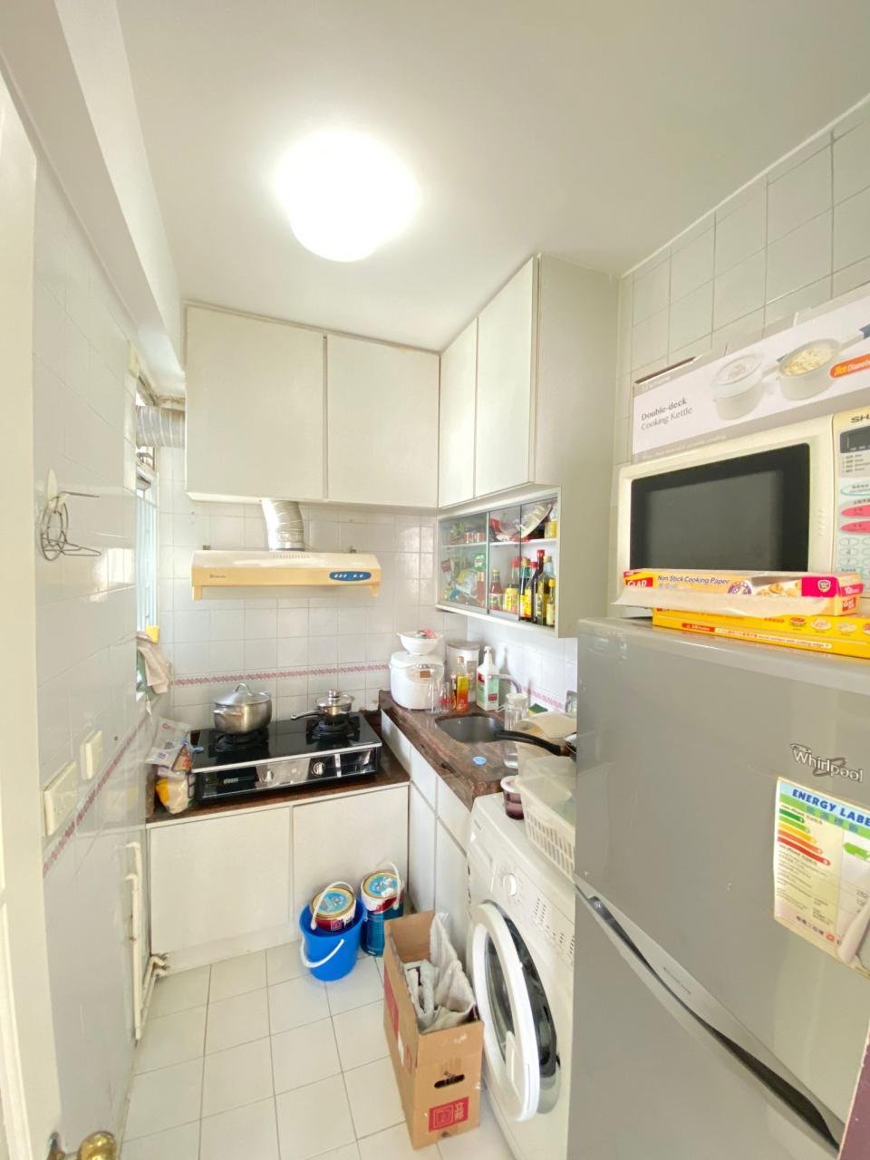 廚房面積闊落,裝修實而不華。