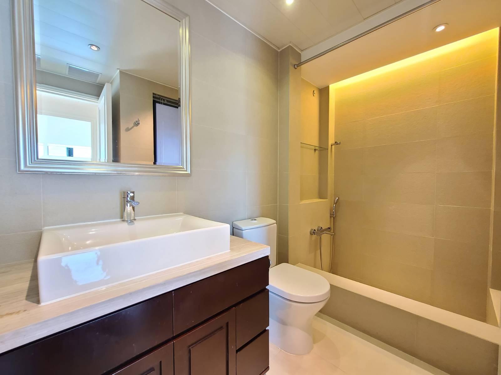 浴室裝修新淨企理。