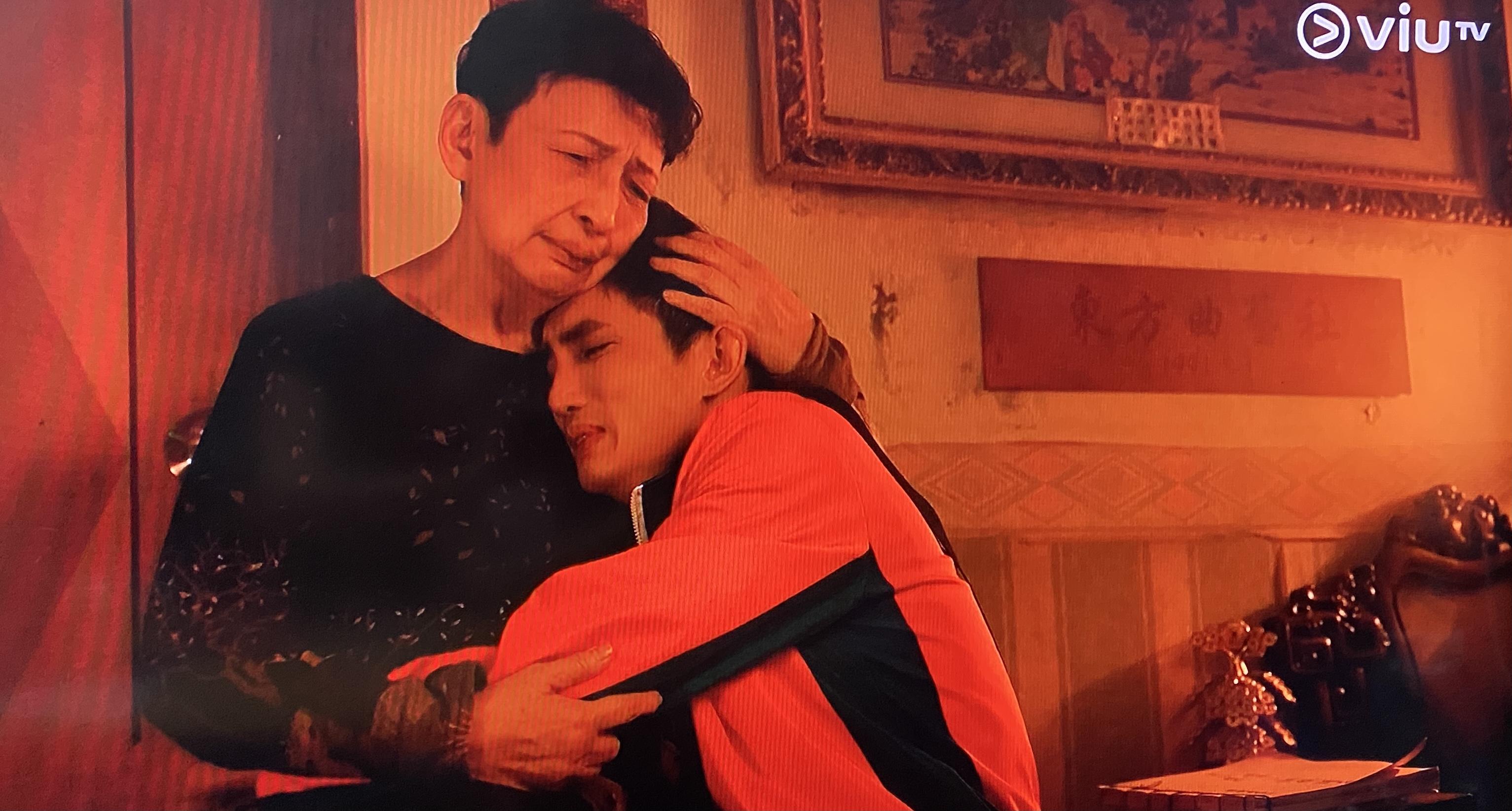 李承東內疚自責,挨著嫲嫲痛哭著罵自己將大師兄推上擂台。