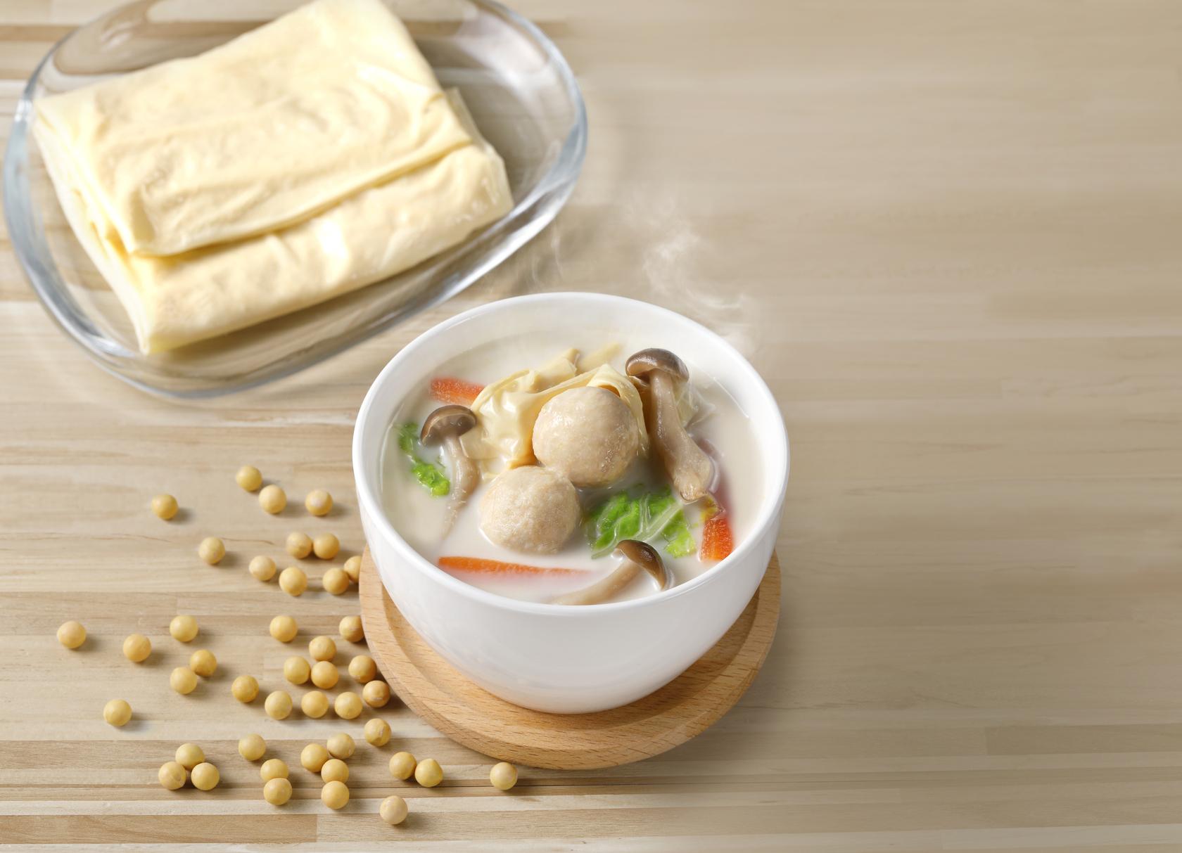 和風骨膠原雞丸豆乳湯 134kcal / $24