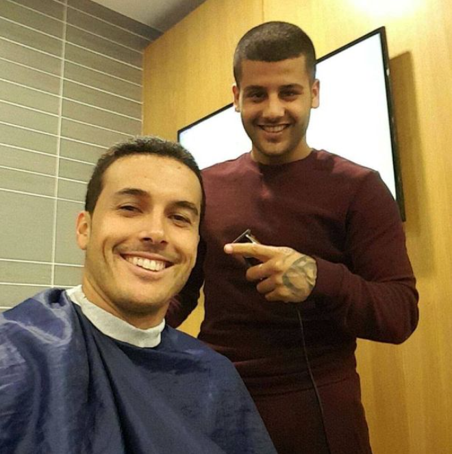 Ahmed Alsanawi曾替不少球星剪髮,例如前車路士翼鋒柏度(Pedro)。