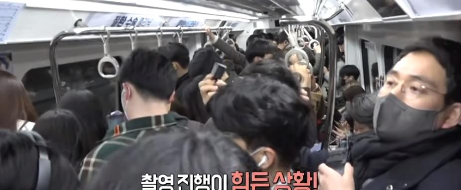 車廂擠迫。(互聯網)