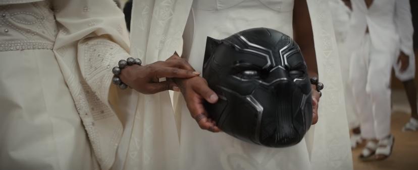 《黑豹2》開首已交代瓦干達國王鐵查拉「黑豹」駕崩。