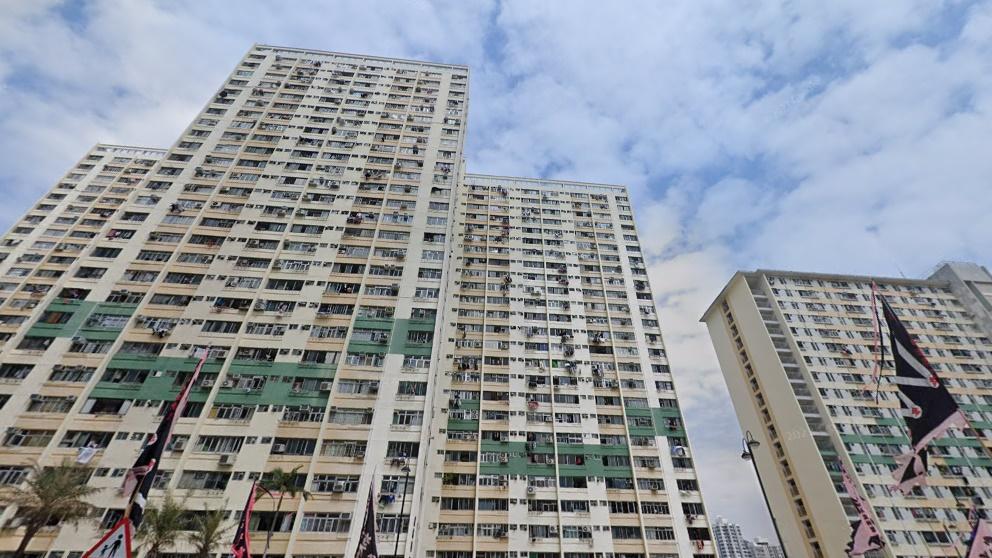 鴨脷洲邨45歲男子高處墮下當場死亡。(Google Map)