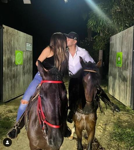 2夫妻出名恩愛兼也互相支持彼此事業。(YouTube)