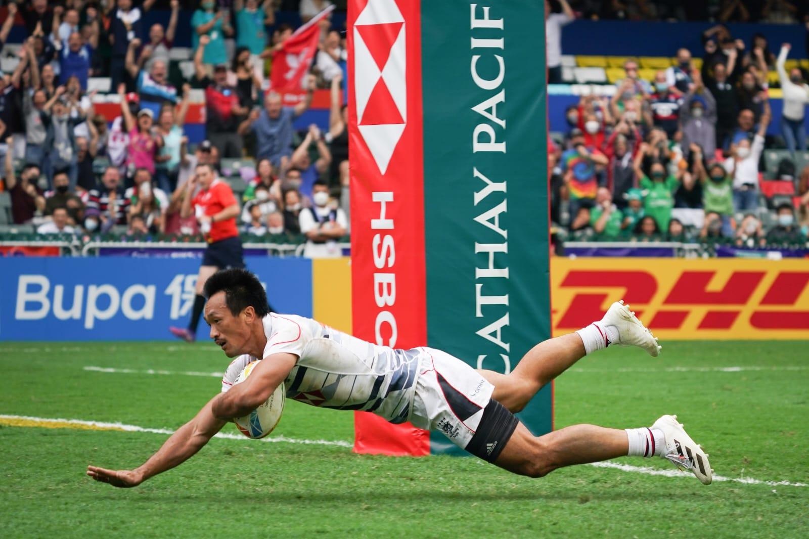 港隊球員姚錦成成功達陣,為港隊在今屆七欖賽事中成功開齋。(李睿哲攝)