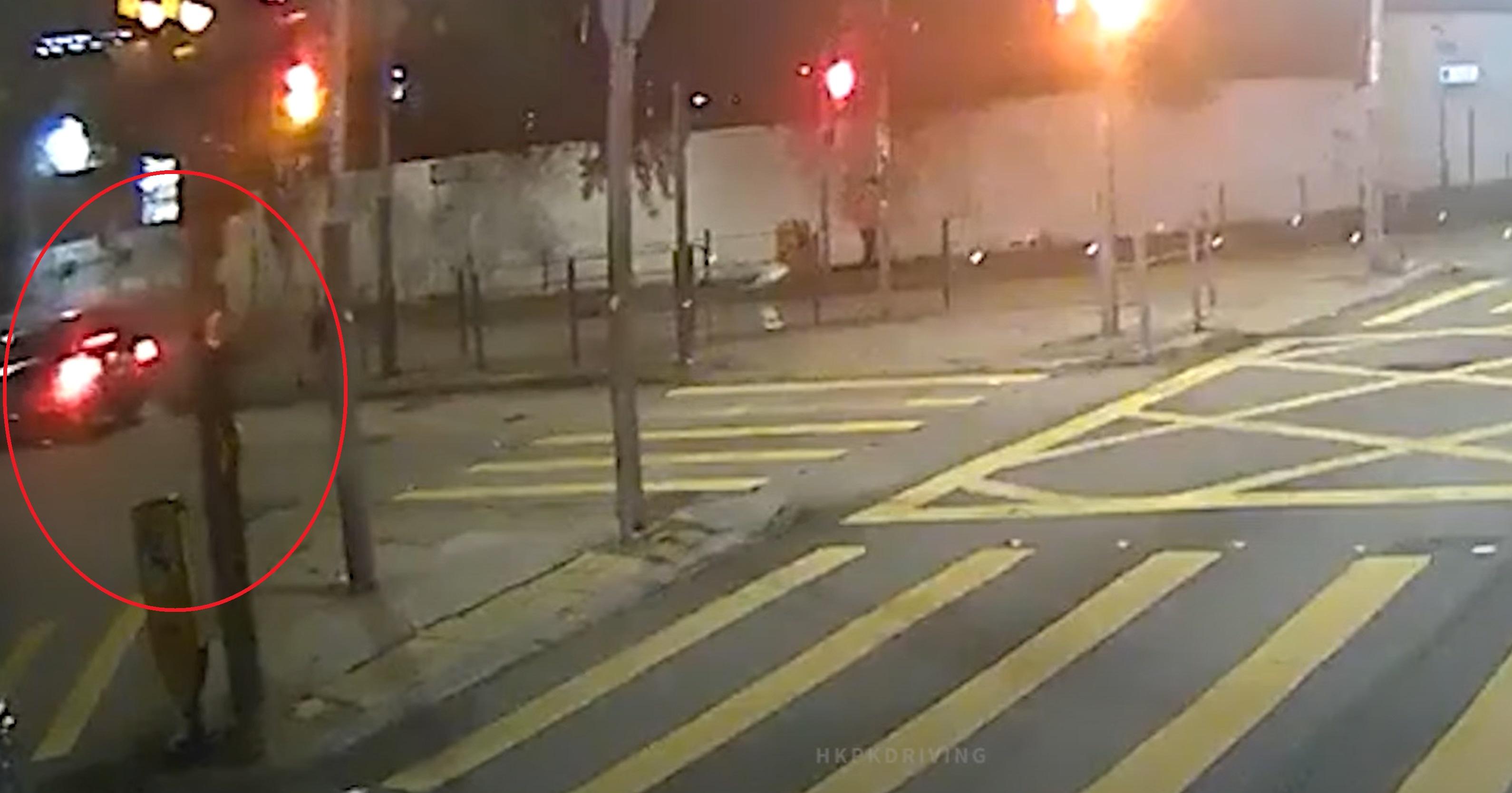 私家車撞倒男子後,不顧而去。