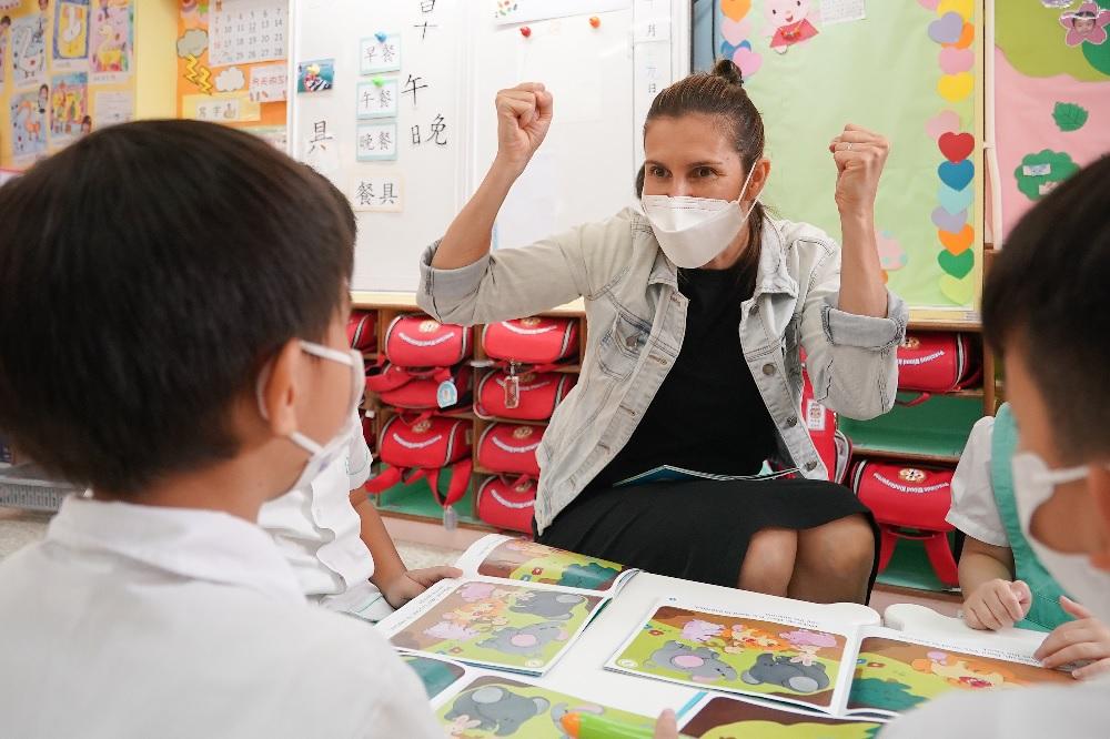 學校聘請多位外籍與本地專業英語及普通話老師。