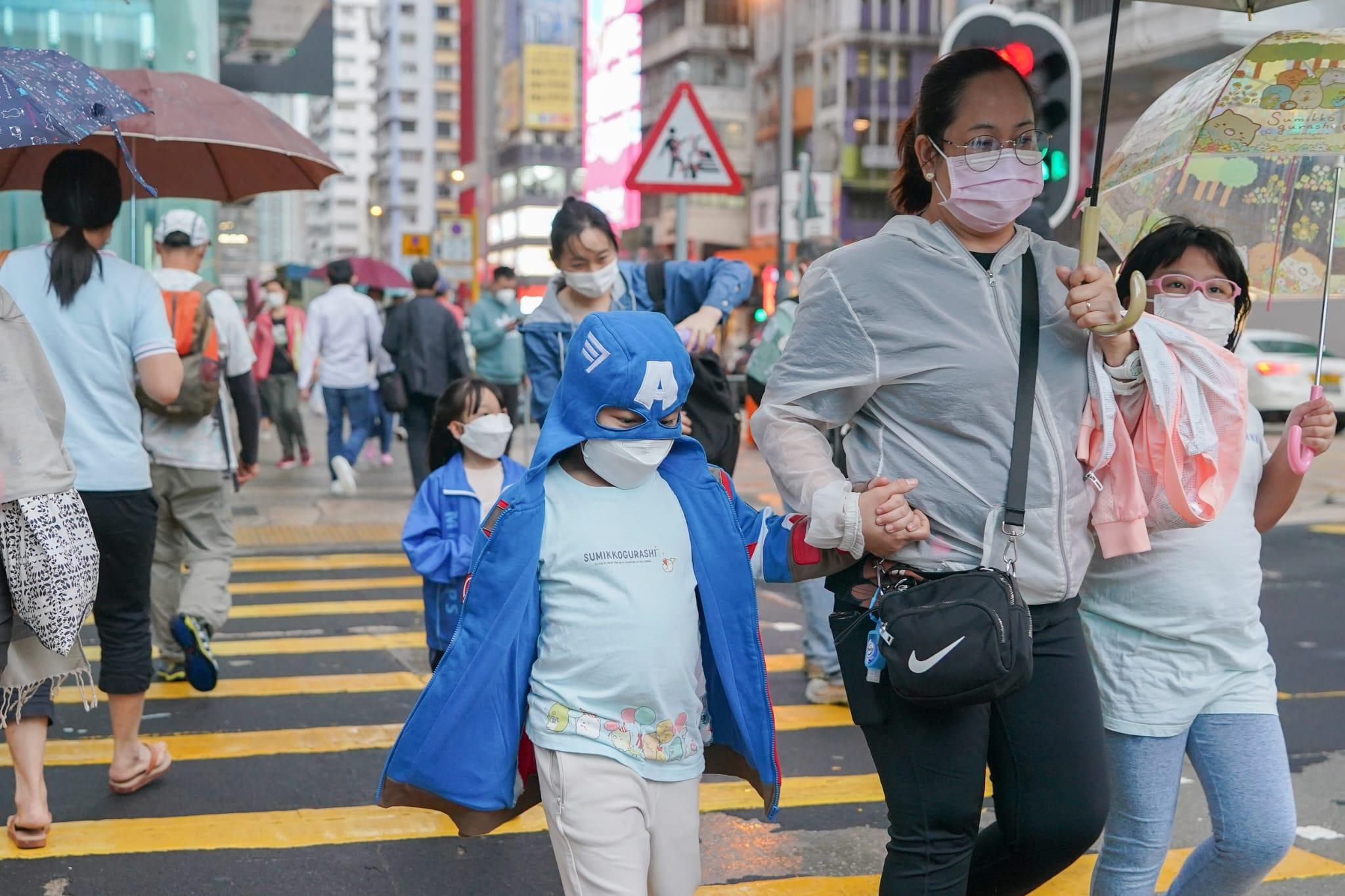 天文台表示,考慮明日日間發出八號信號。(李睿哲攝)