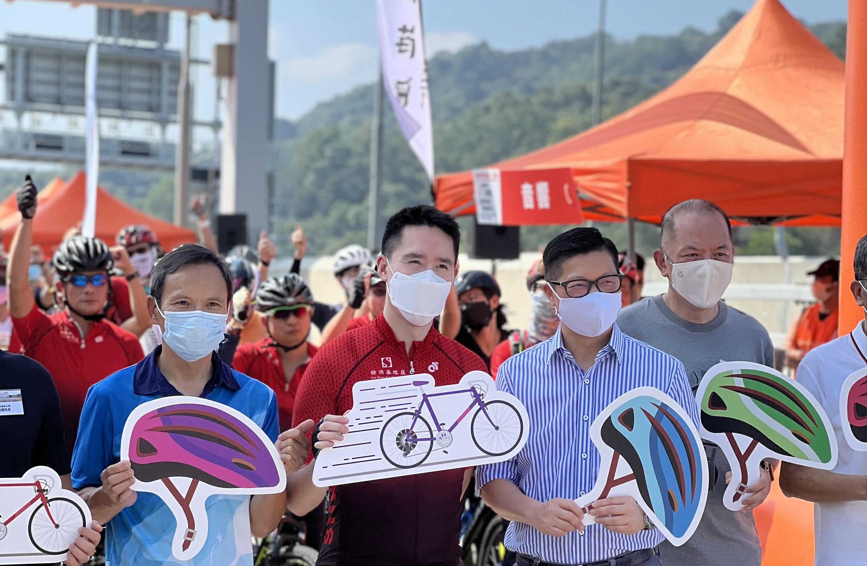 新地「香園圍公路」單車活動闊別3年700人參加 鄧炳強:香港明珠已重返國際舞台