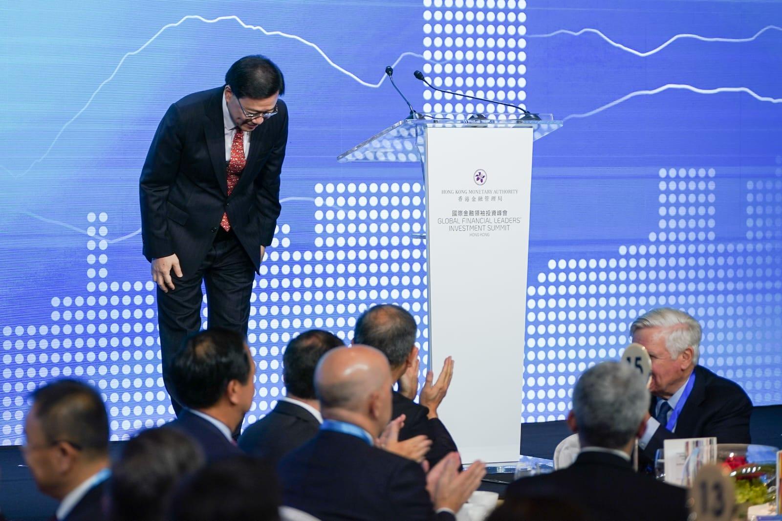 李家超指,香港最壞時間已過,連接內地與世界獨特優勢無可取代。(李睿哲攝)