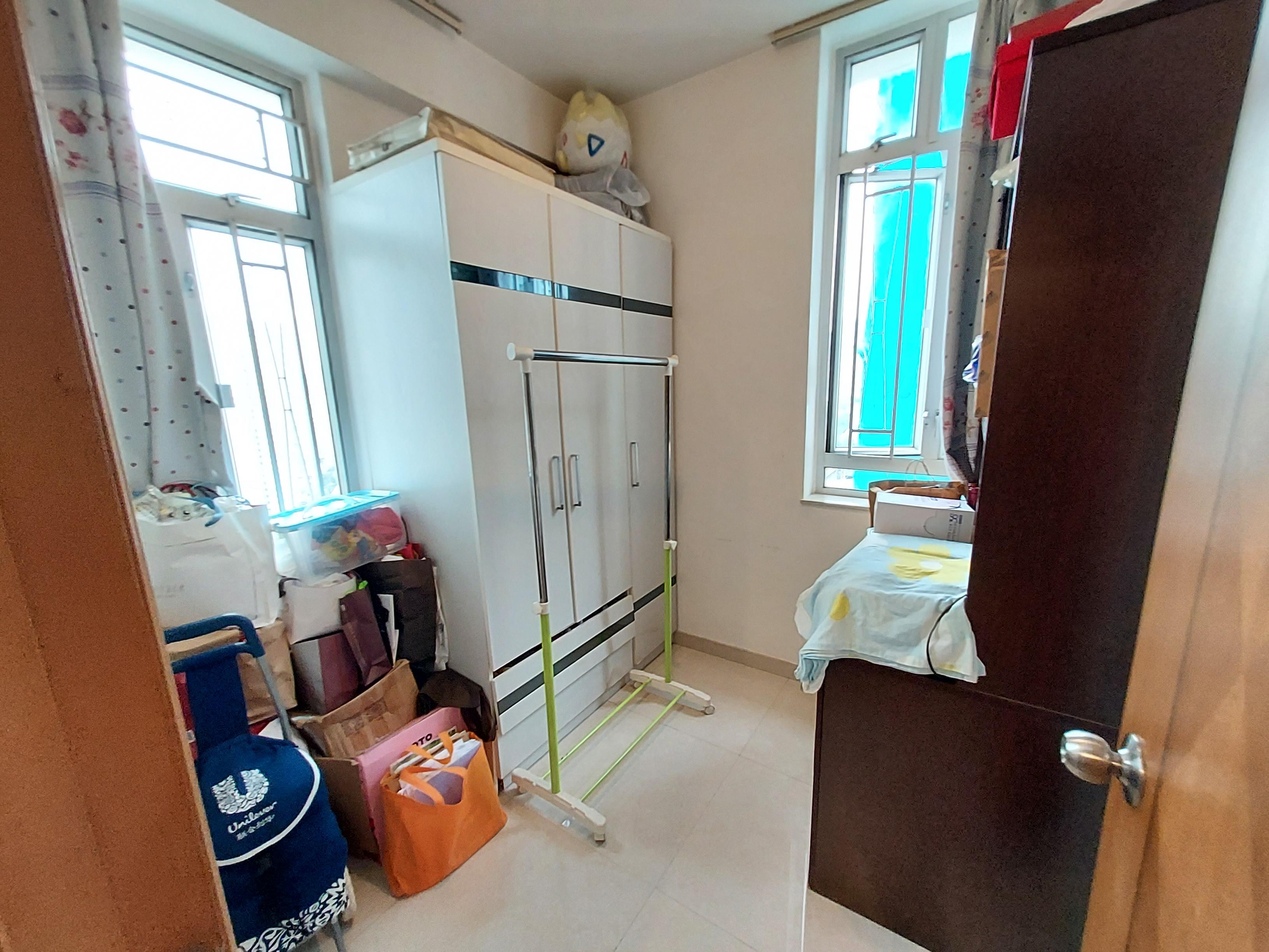 兩間睡房各有兩面窗,空氣流通舒服。