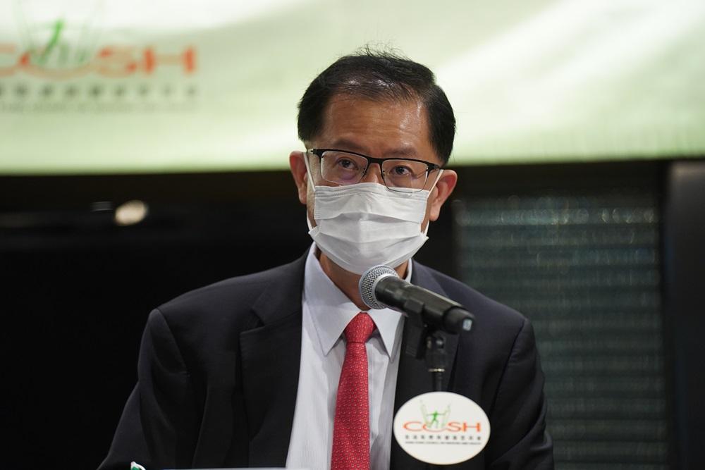 湯修齊建議立法禁止向「09後」賣煙,訂立「無煙世代」。