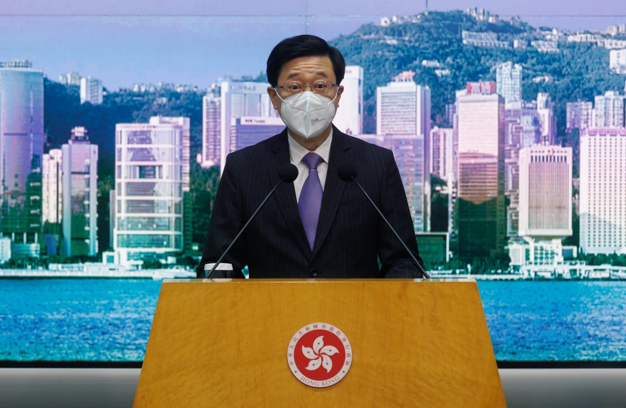 行政長官李家超出席行會見傳媒。(蘇文傑攝)