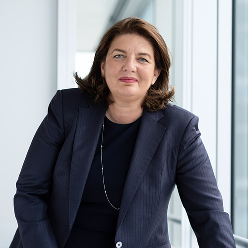 東方匯理行政總裁Valérie Baudson因為緊急家庭原因,未能來港。