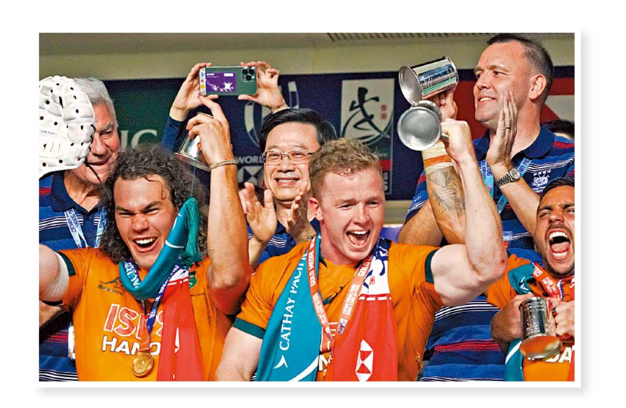 放寬防疫試金石?七欖3天觀眾脫罩飲食狂歡 專家料難撤「口罩令」