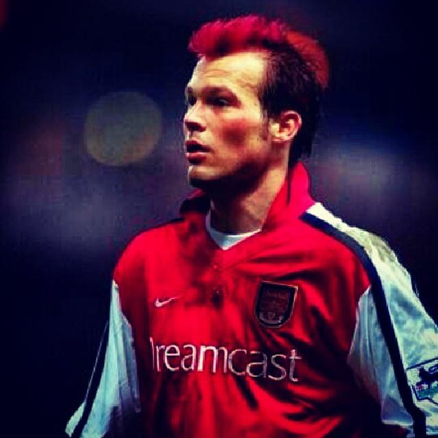 瑞典中場龍格堡一頭紅髮,迷倒不少球迷。(龍格堡IG)