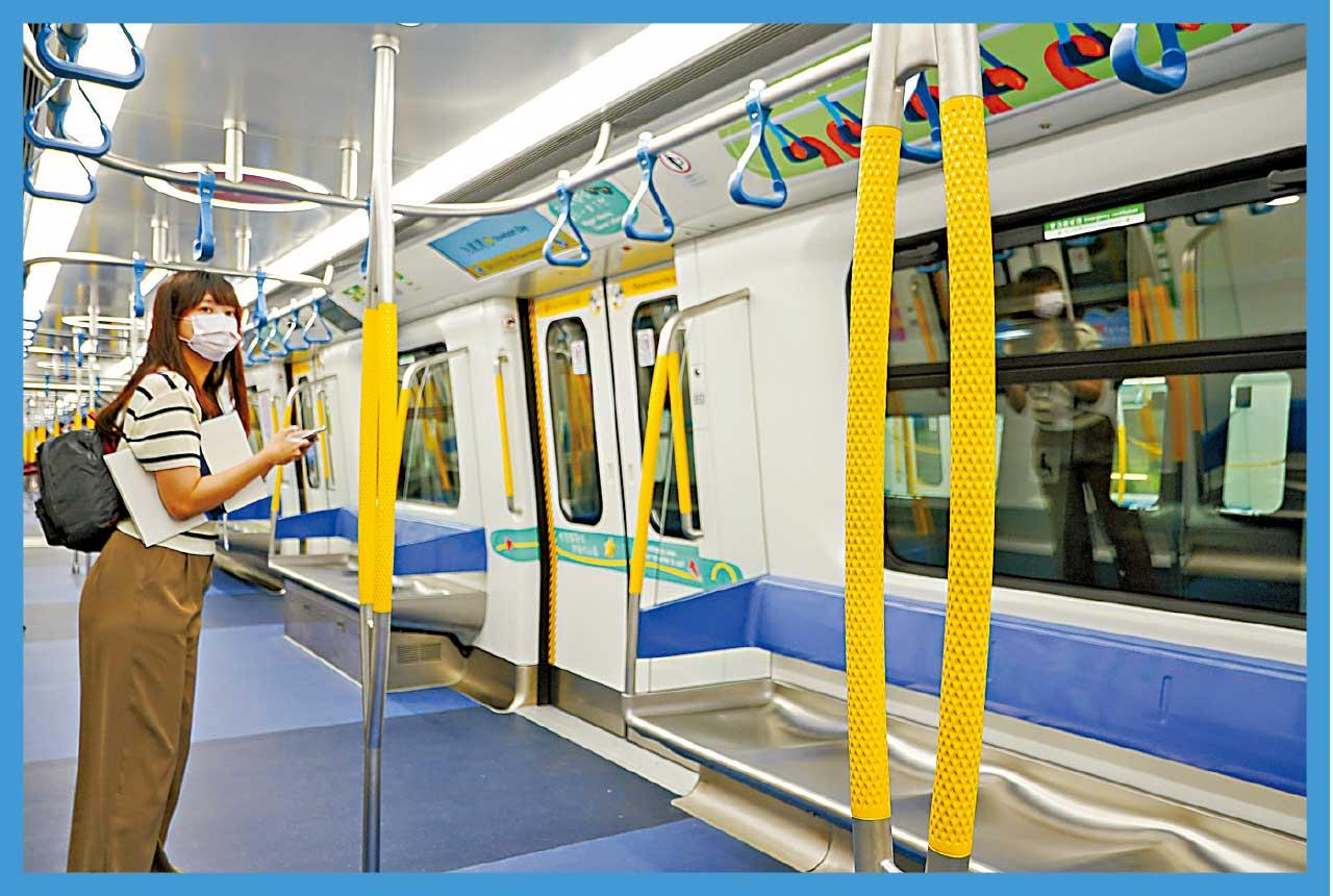 港鐵觀塘綫周日起換新國產列車 上落車更闊落 多逾1倍扶手