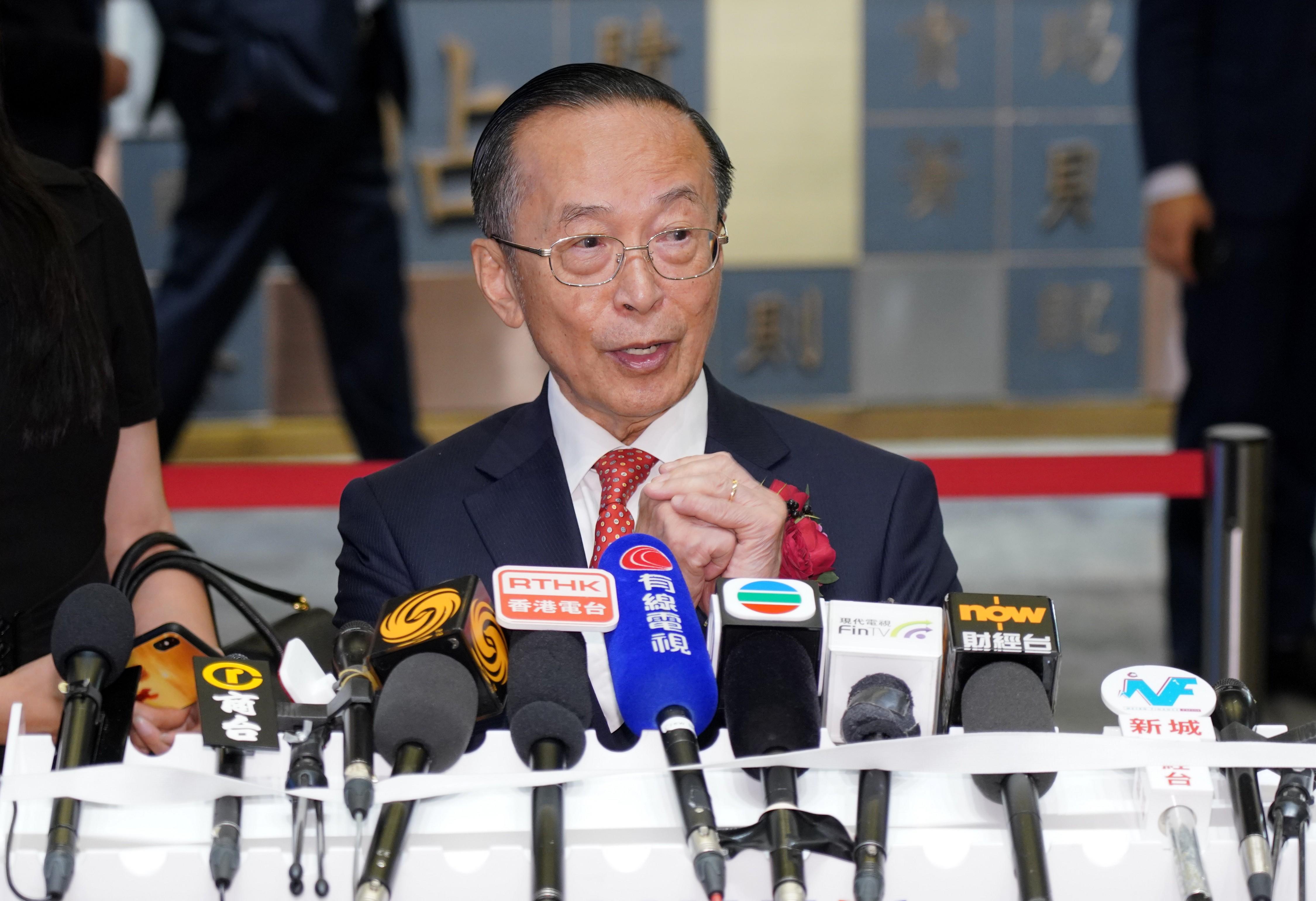 競委會裁定前律政司司長鄭若驊丈夫潘樂陶轄下安樂機電違競爭法罰款 安樂工程跌8%至1年多低位