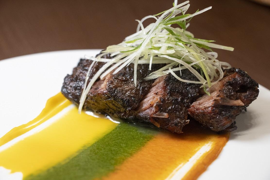 烤去骨牛肋條、烤南瓜蓉、Mojo Rojo紅醬、Mojo Verde青醬($288)