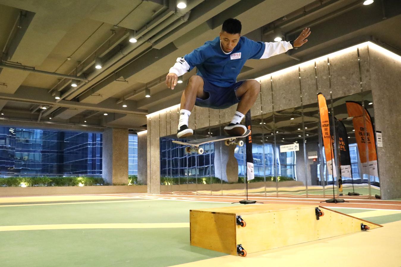 11月26日「利園街頭滑板表演2022」,16位香港滑板達人,按3個類別進行表演。