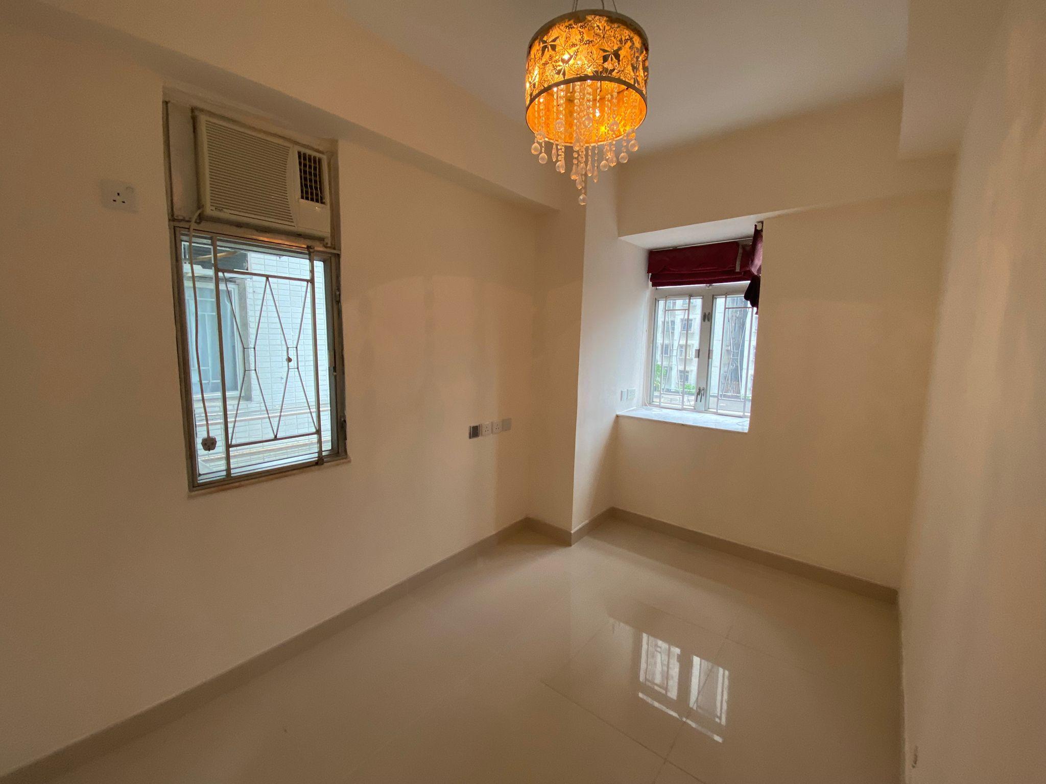 全屋面積第2大的睡房,設有兩邊窗戶,間隔闊落實用。