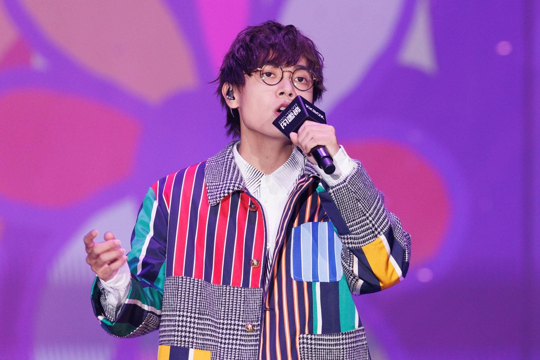 林家謙先後唱了《神奇的糊塗魔藥》和《doodoodoo》。(蘇文傑攝)