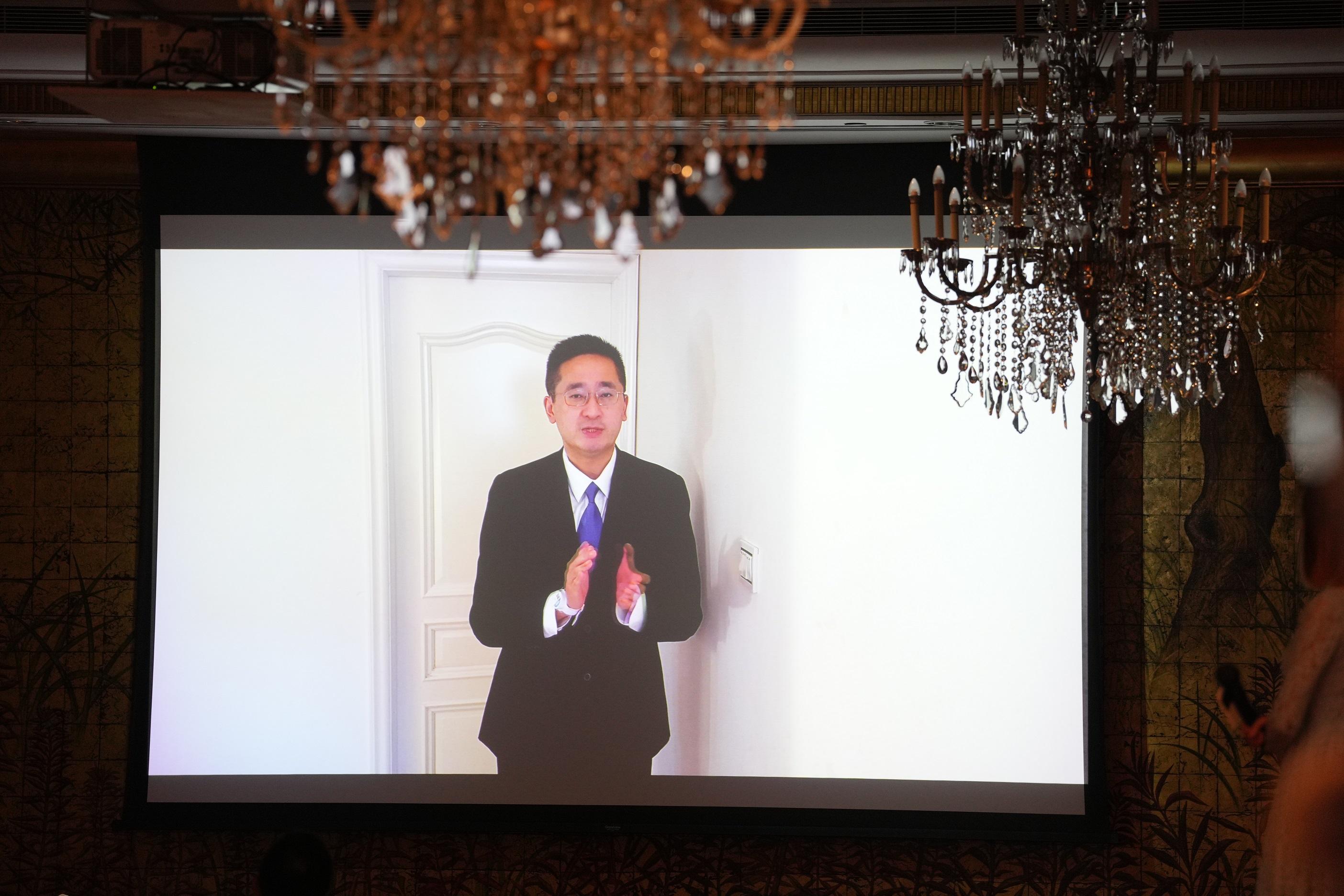 傑出上市公司大奬2022丨20企上榜 施永青:冀年輕企業嶄露頭角