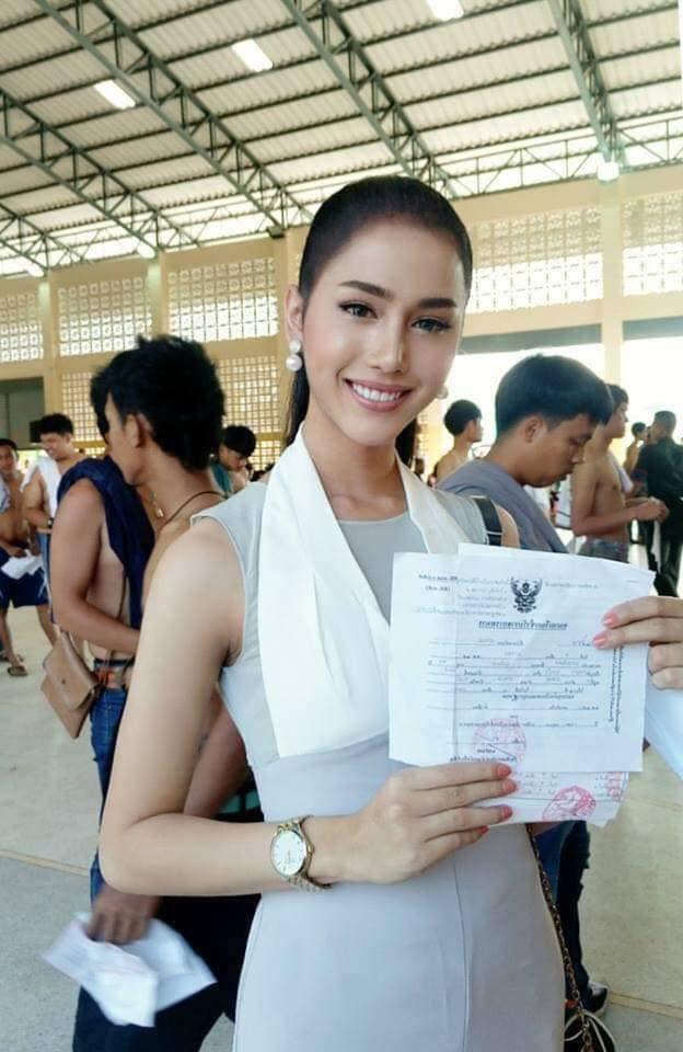 泰國徵兵現場美女雲集被指似選美盛事 原來係男人?