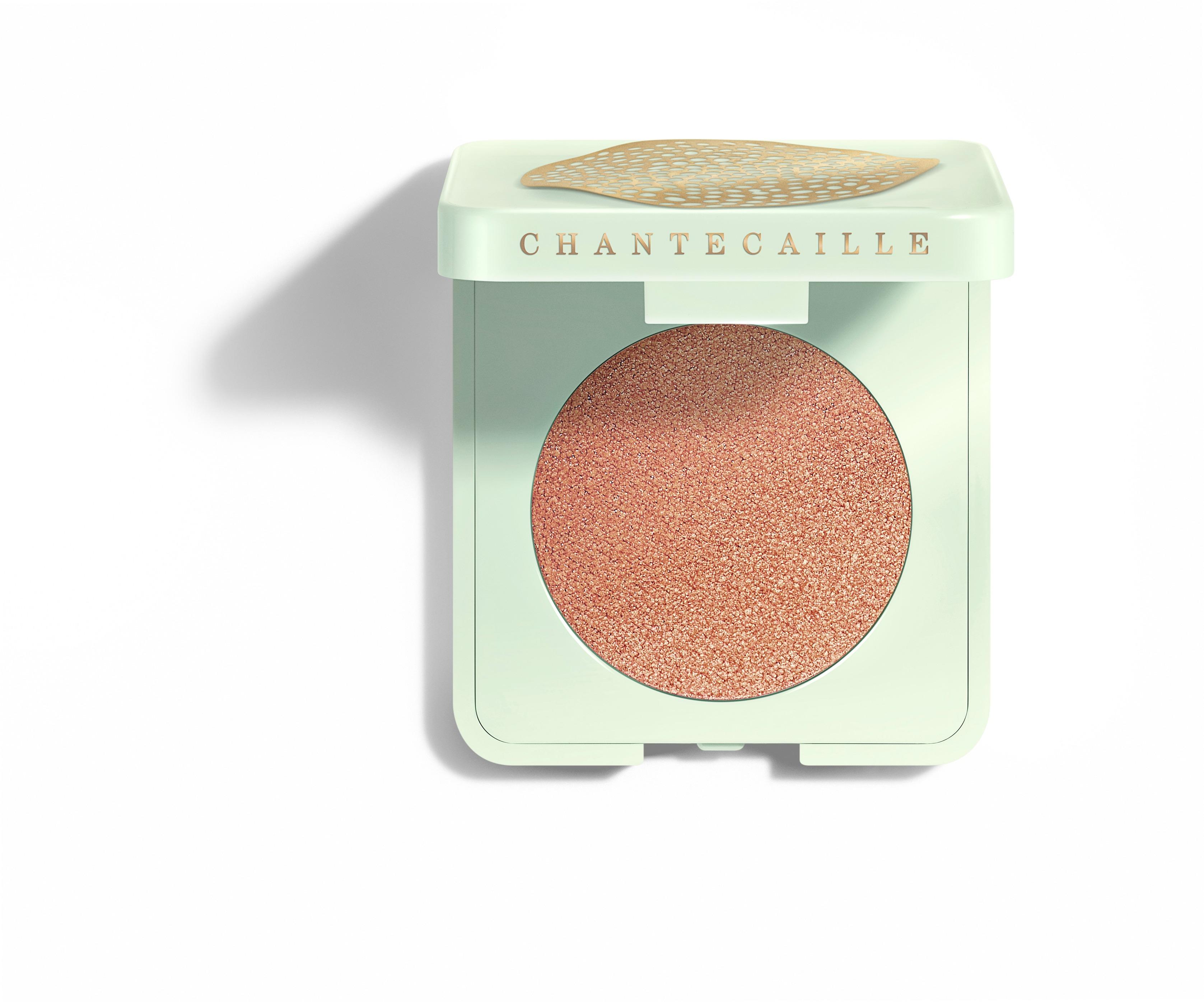 限量版睡蓮高清亮采胭脂為雙頰增添自然緋紅氣息,一抹勾勒出立體輪廓,營造柔亮珠光妝效。$700