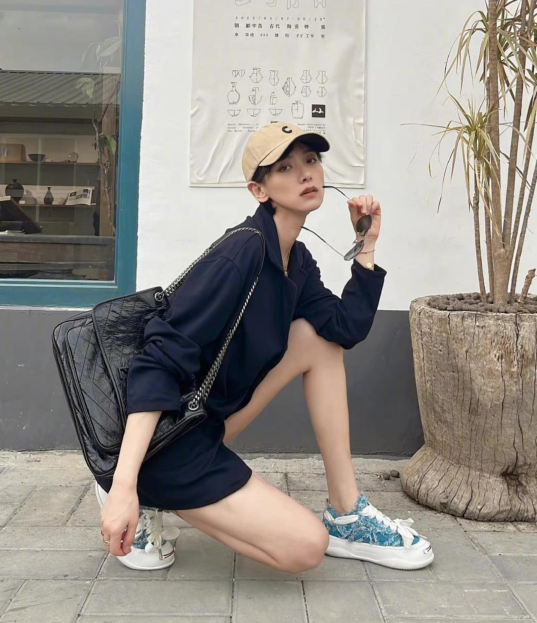 李曉峰在楊冪新劇 《愛的二八定律》中飾演她的閨密。