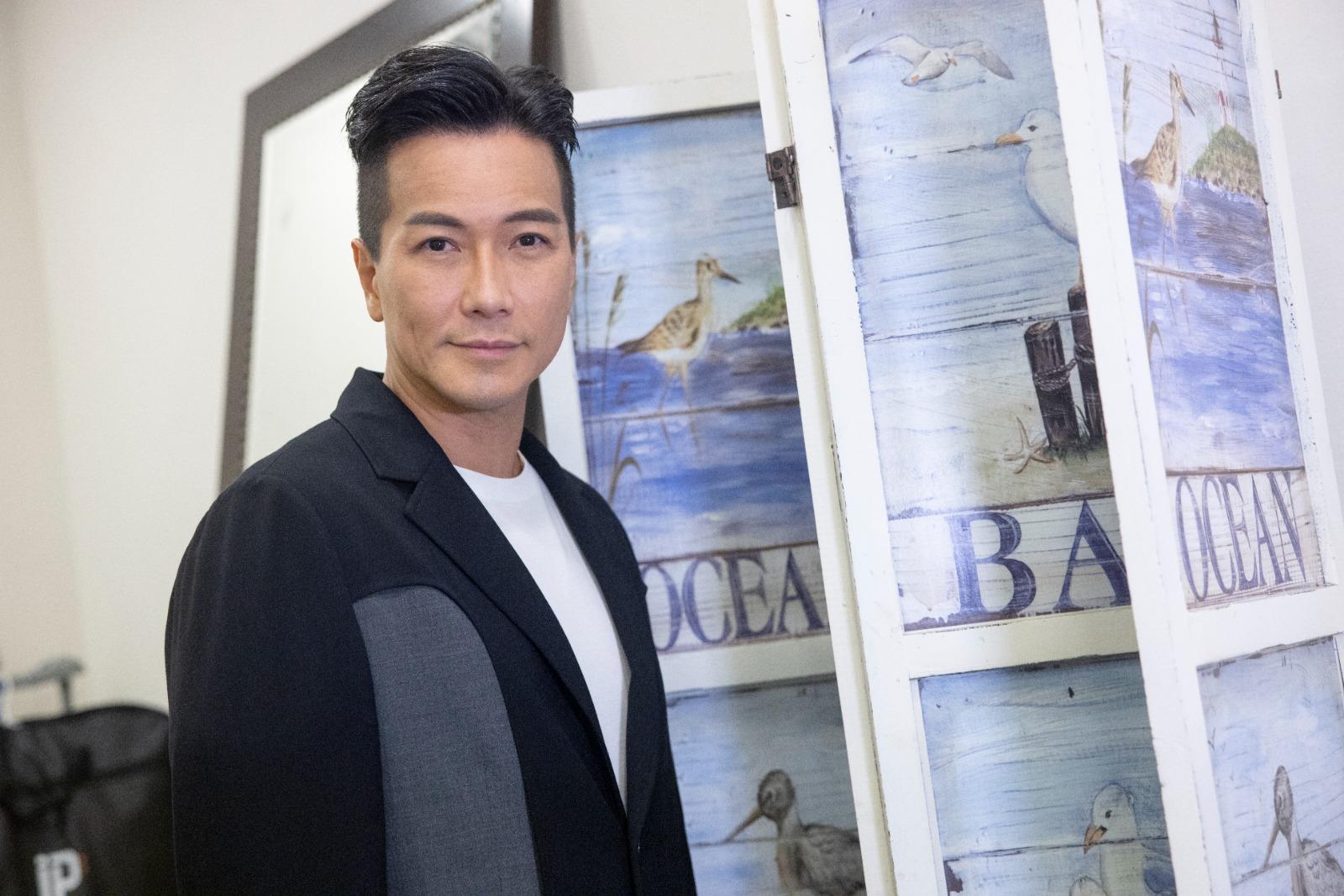 區永權早於1999年以樂隊「星盒子」身分出道。