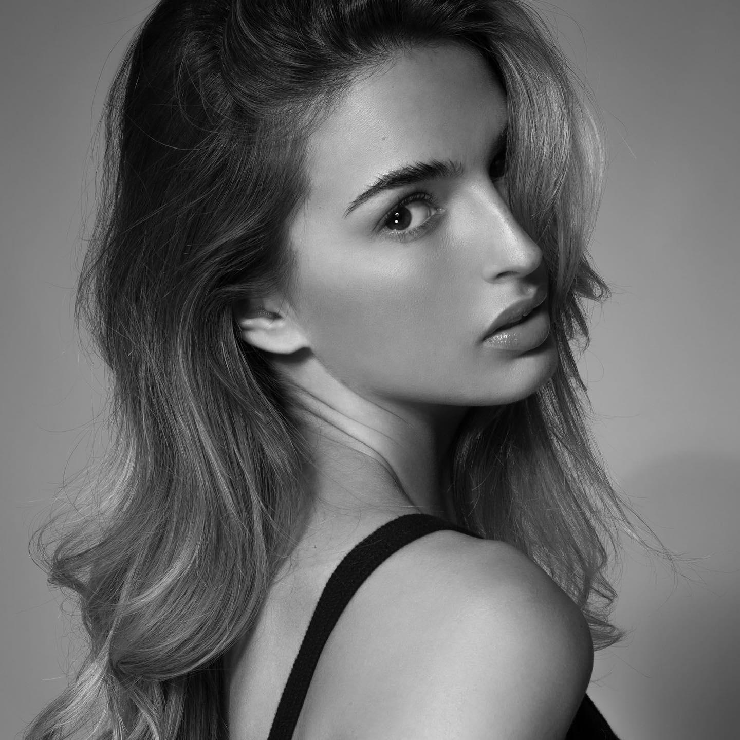 基亞利殊青梅竹馬Sasha Attwood