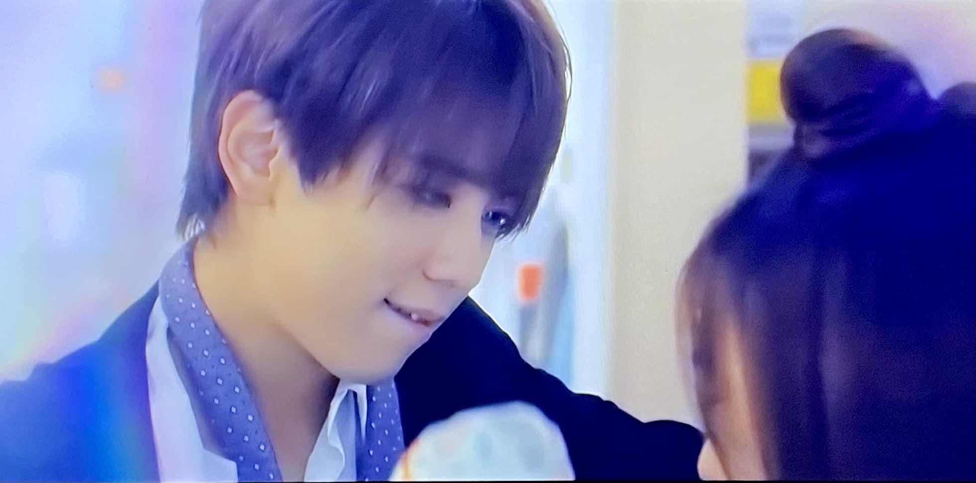 姜濤與Yoyo上演泰文版壁咚。(截圖)