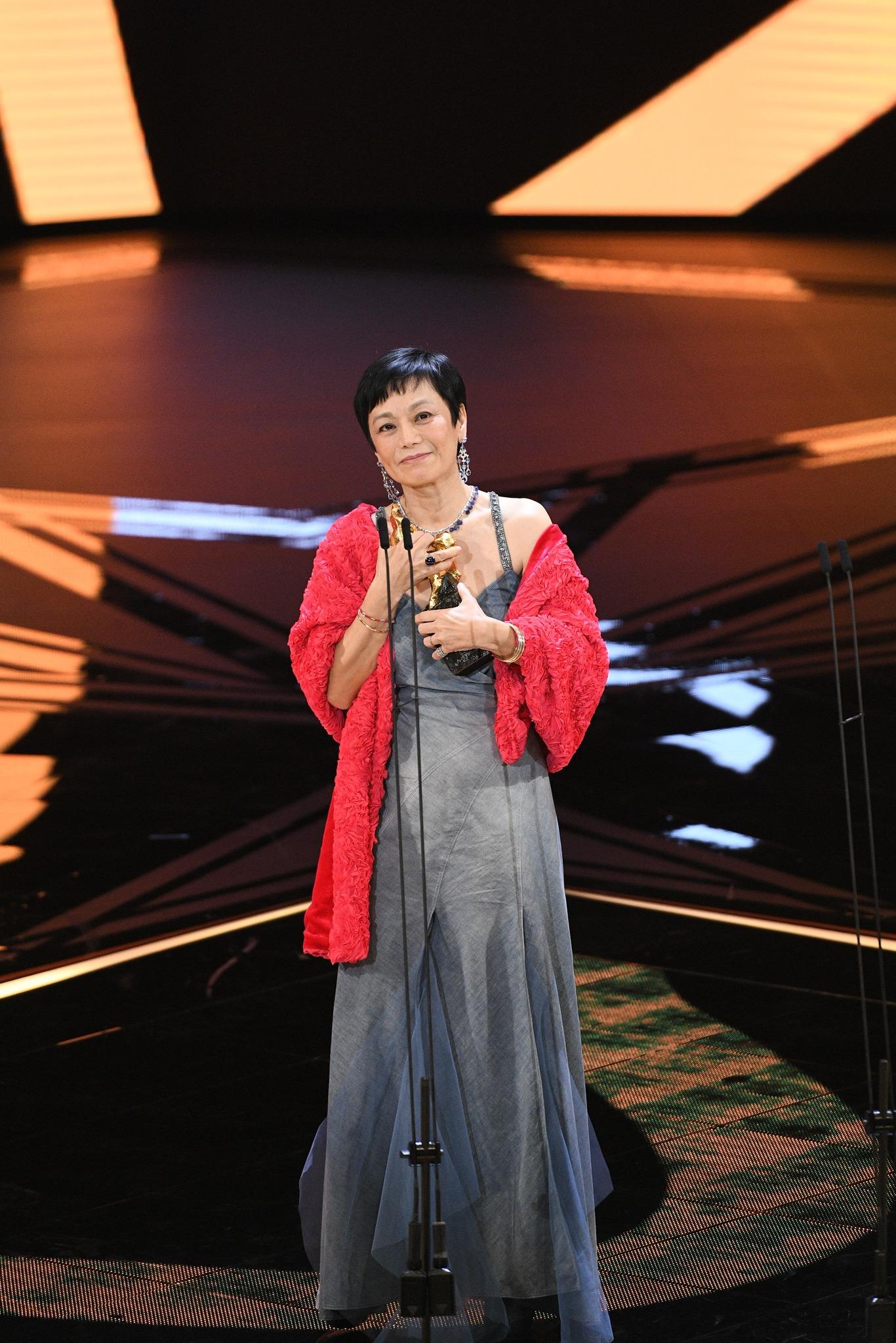 張艾嘉憑《燈火闌珊》三度封后。