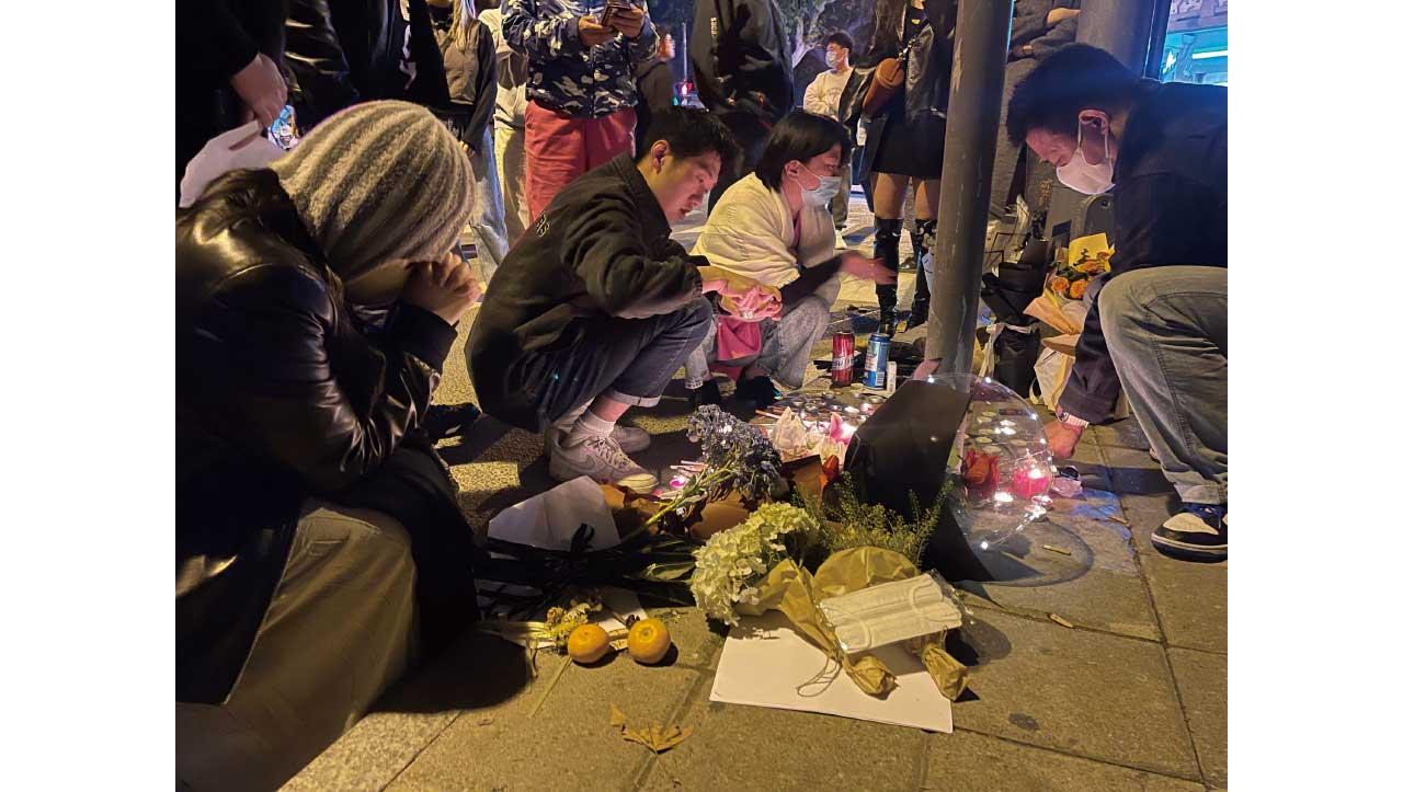 烏魯木齊封控惹議 首都上海掀抗議