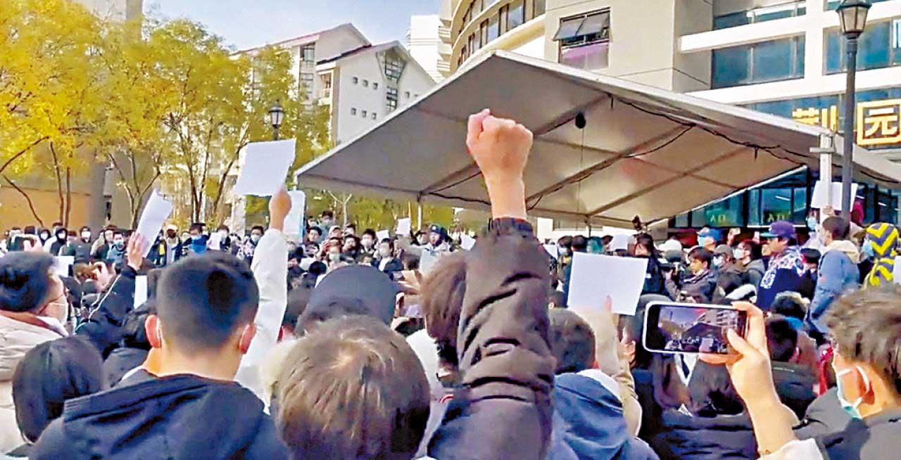 烏魯木齊封控惹議 首都上海掀抗議