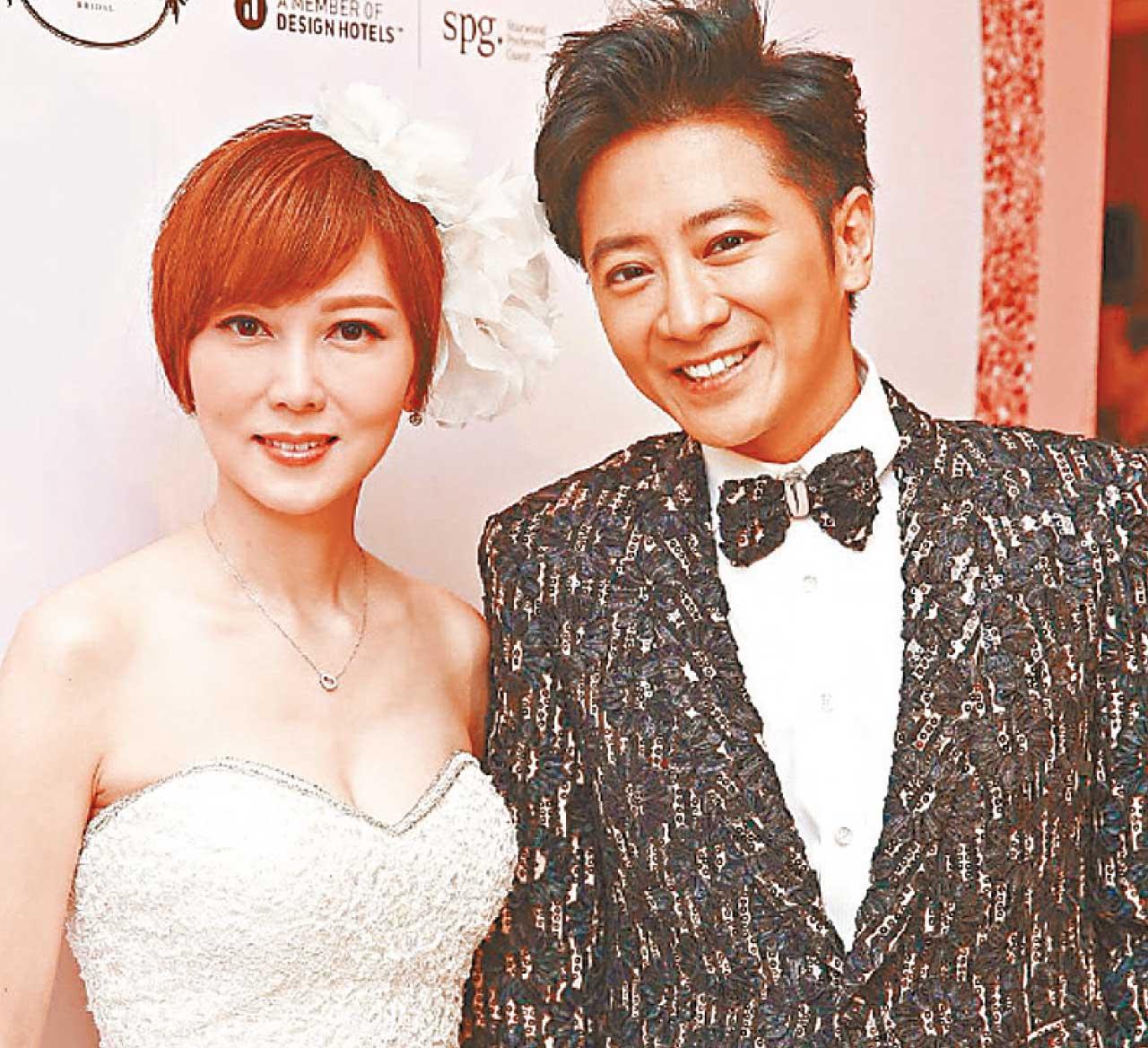 享受把鮑魚刷塞入口