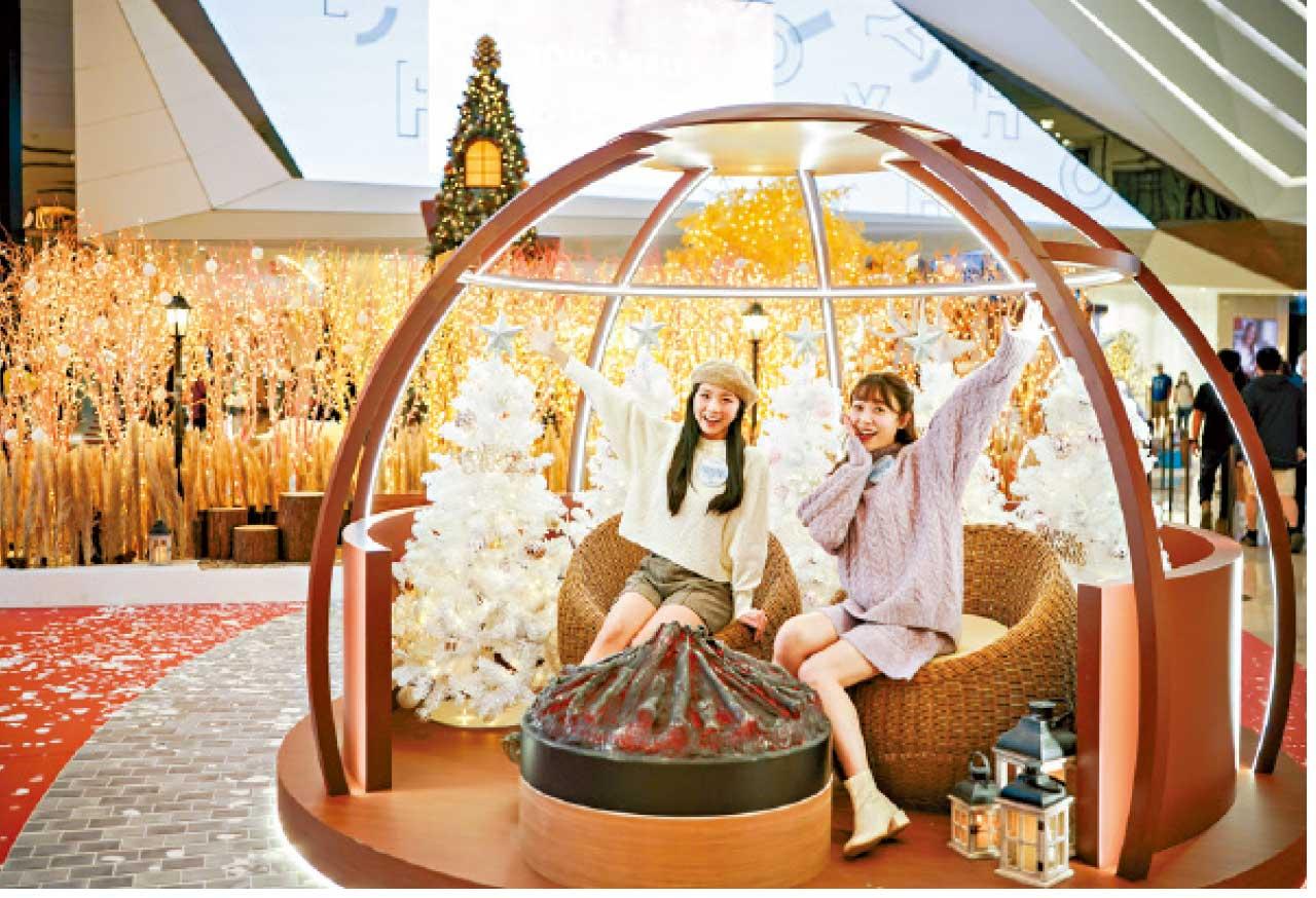 聖誕主題裝置雪影極幻森林登陸元朗 超吸睛6米高巨型聖誕樹屋 超過150項超筍優惠迎佳節