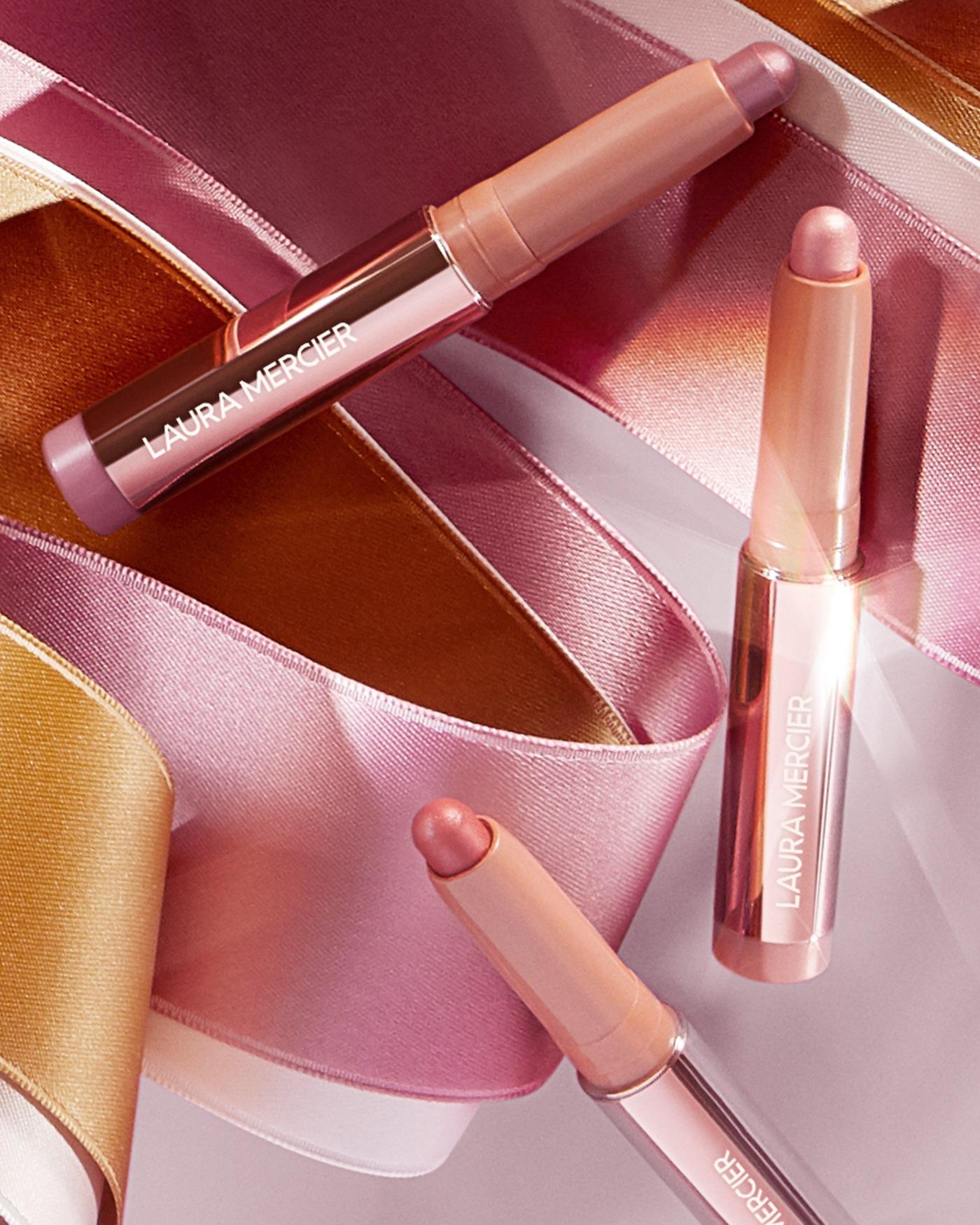 粉金玫瑰幻魅眼影筆套裝 $390 (價值$530)