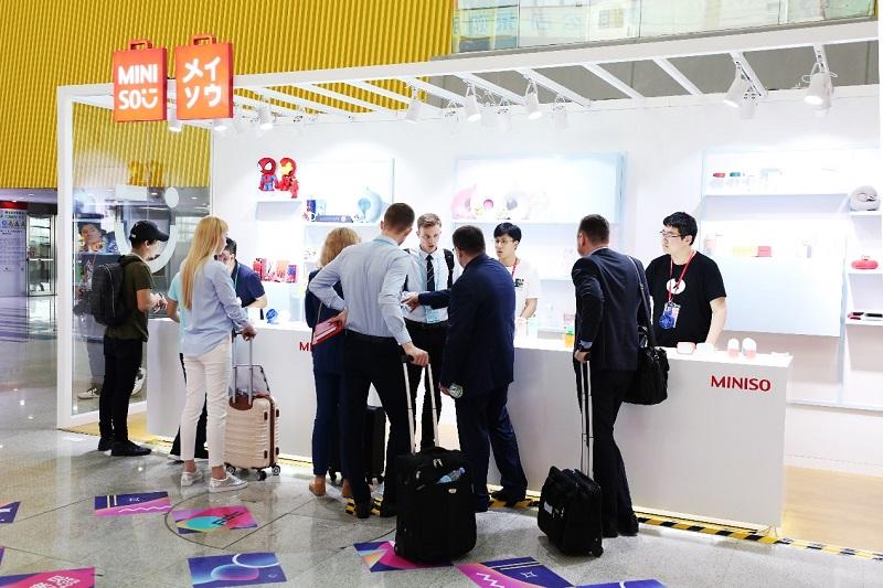 名創優品季度經調淨利增逾倍