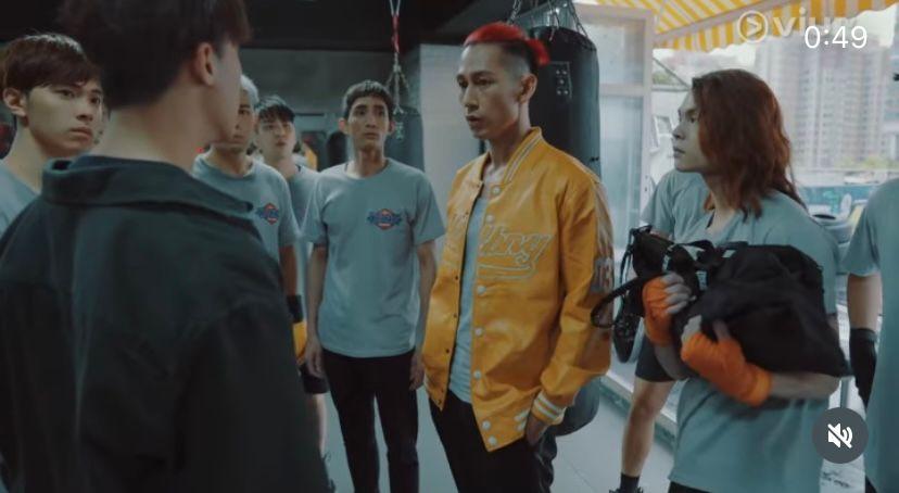 Tiger零偶包演乸型拳手。