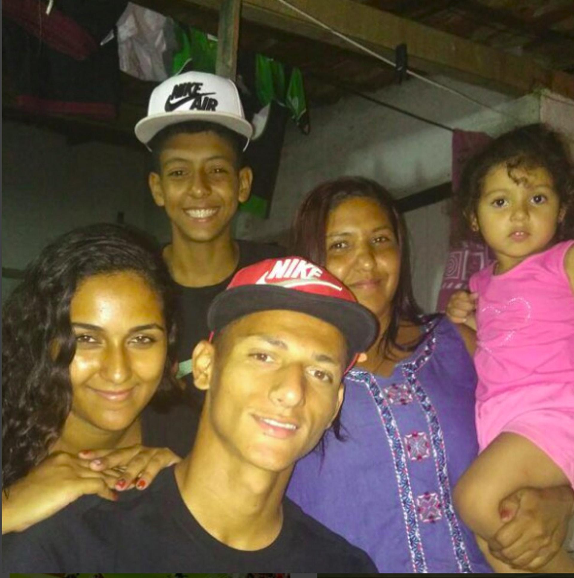 李察利臣與家人的感情非常要好。(李察利臣 Instagram)