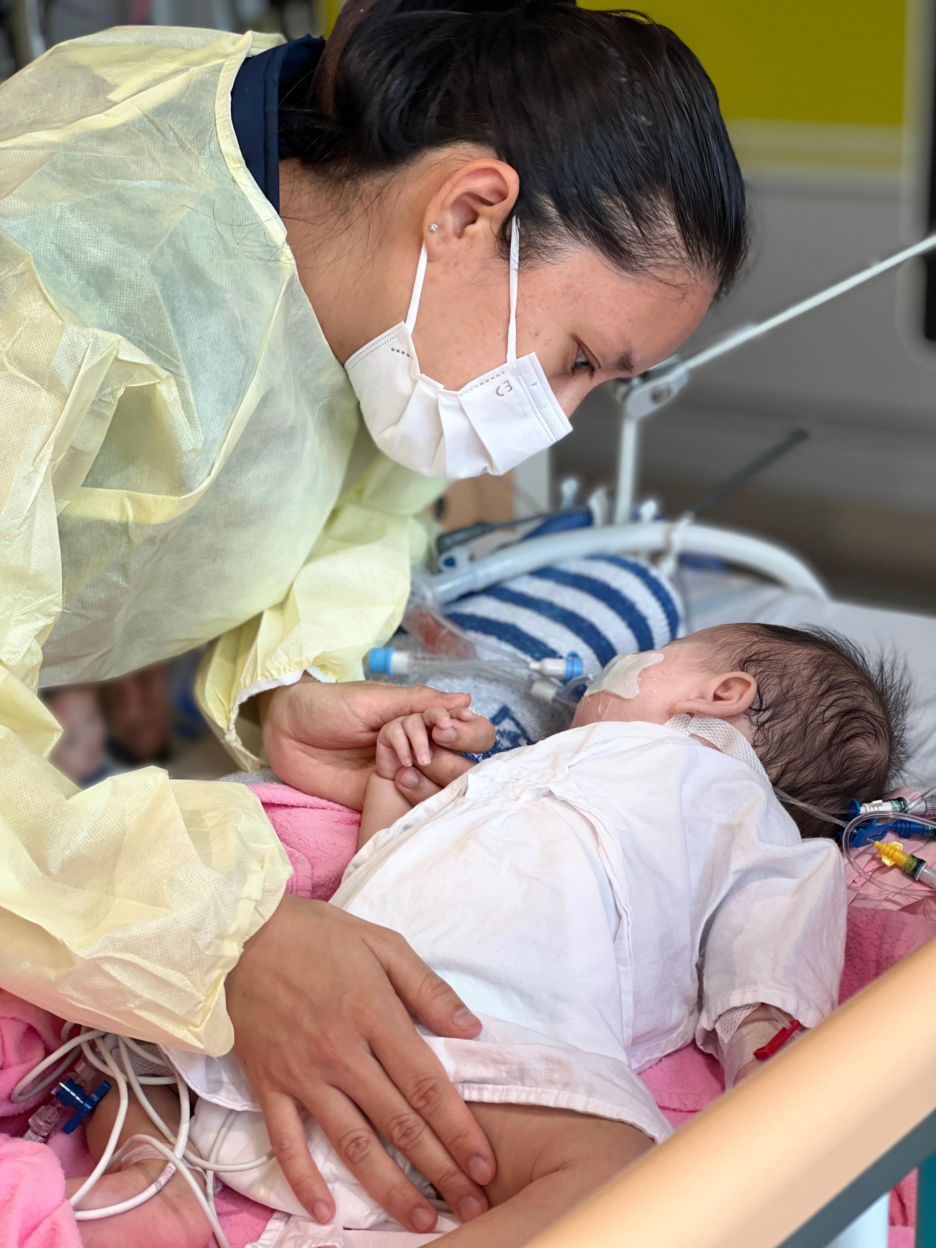 芷希於兒童深切治療部留醫