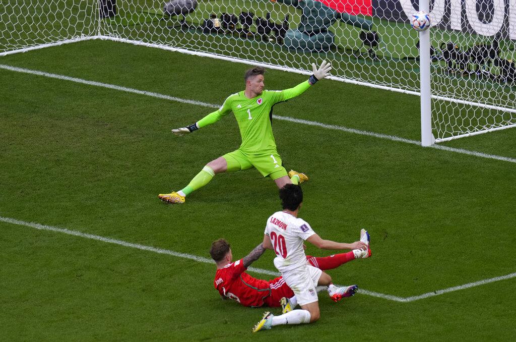 世界盃2022|伊朗補時連入兩球 2:0擊敗10人威爾斯 (美聯社)