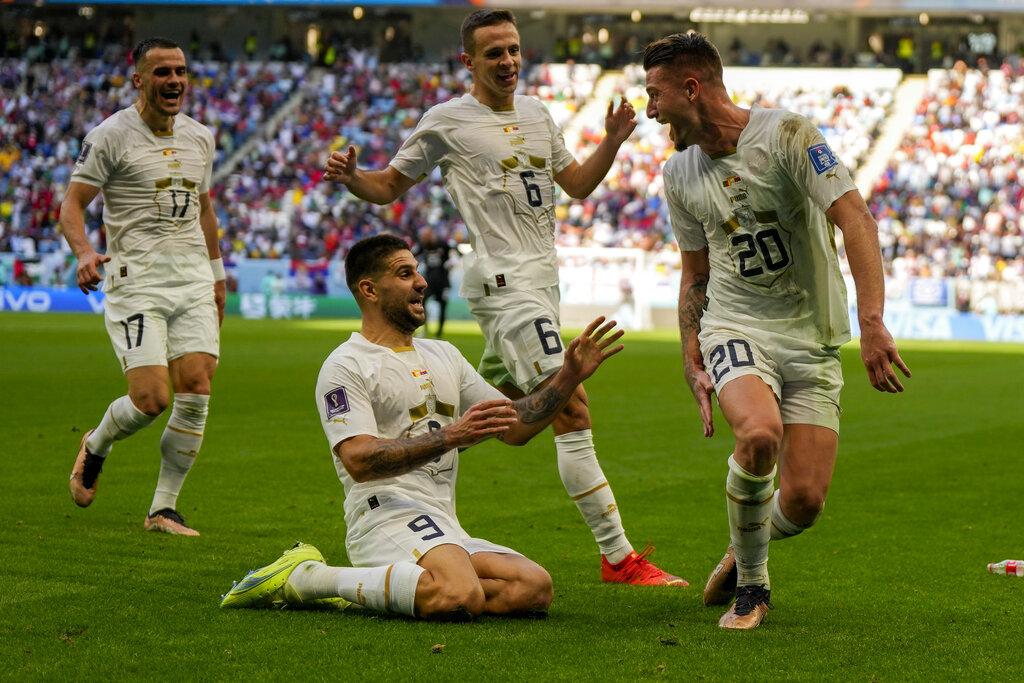 世界盃2022|喀麥隆3分鐘轟兩球3:3迫和塞爾維亞 齊齊鬥到最後一輪 (美聯社)