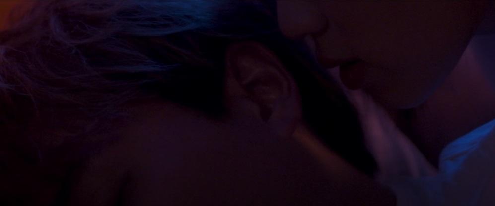 CY跟Winka在MV中挑戰親熱場面。