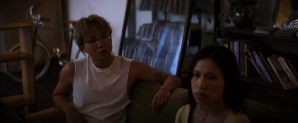 兩人在MV中演繹出甜蜜到分手的不同過程,擦出不少火花。