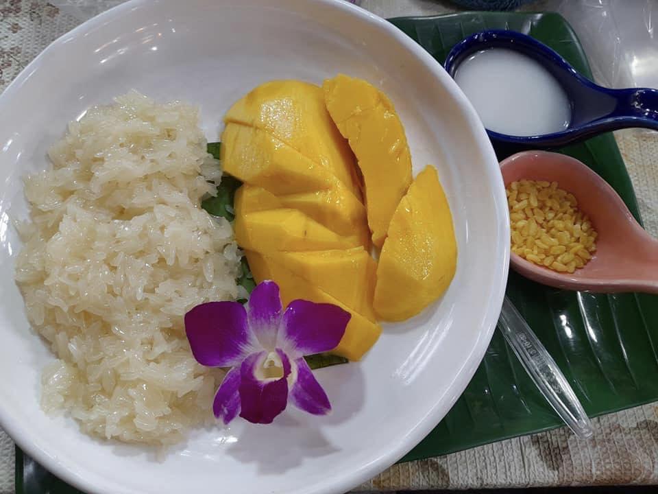 當然少不了泰國必食的芒果糯米飯!