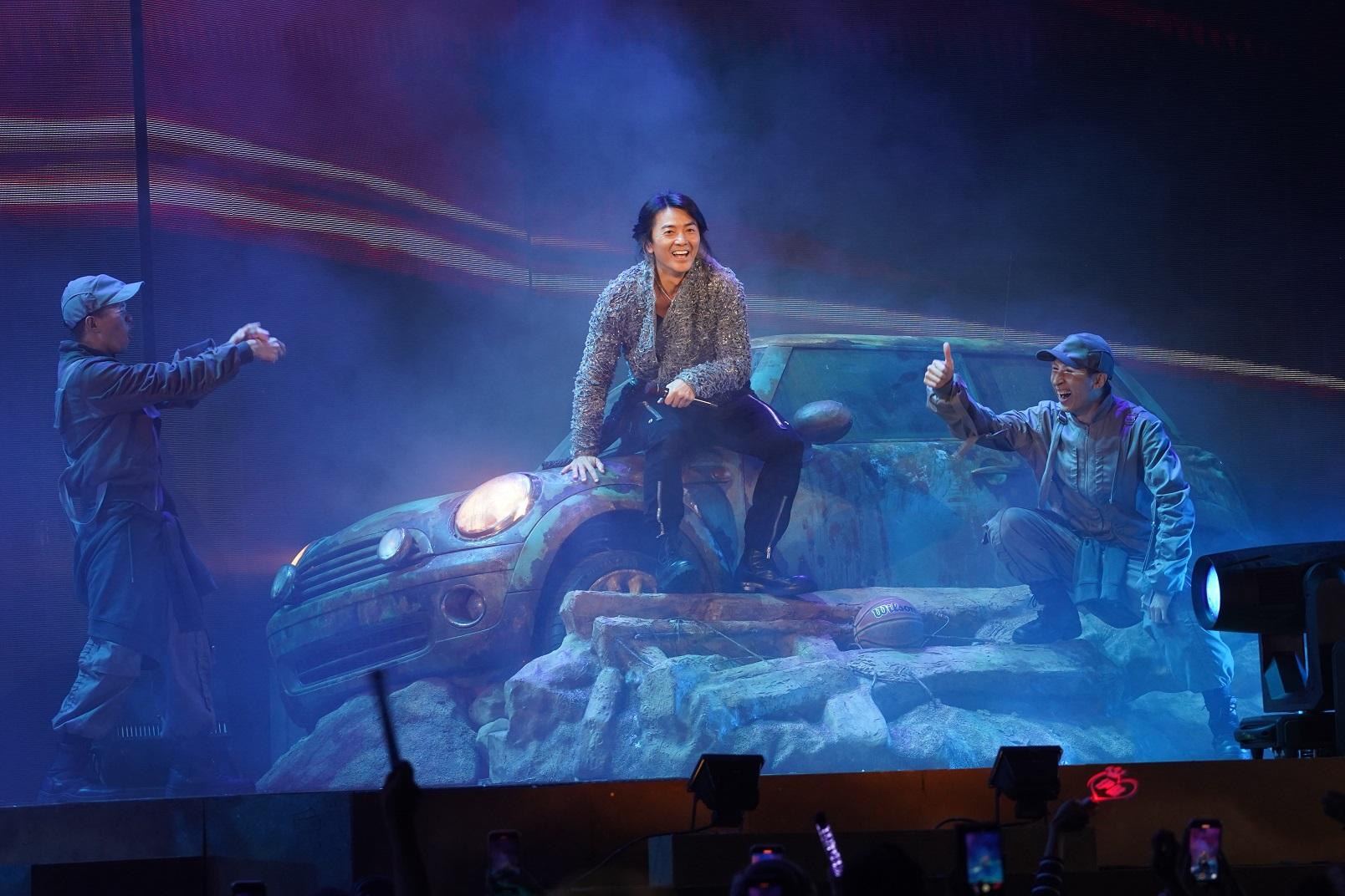 伊健「HERE & NOW 鄭伊健演唱會」廣獲口碑。